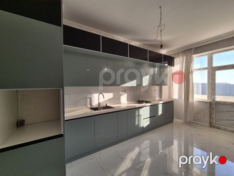 İcarəyə verilir 4 otaqlı yeni tikili 145 m²
