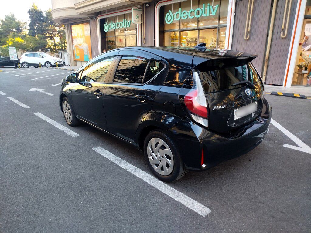 Toyota Aqua, 1.5 L, 0.87 kWh, 2017 il, 275 000 km — Avtomobillər, Bakı (5)