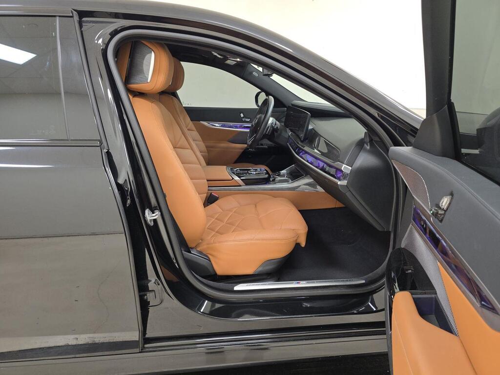 BMW 740, 3.0 L, 2024 il, 24 000 km — Avtomobillər (7)