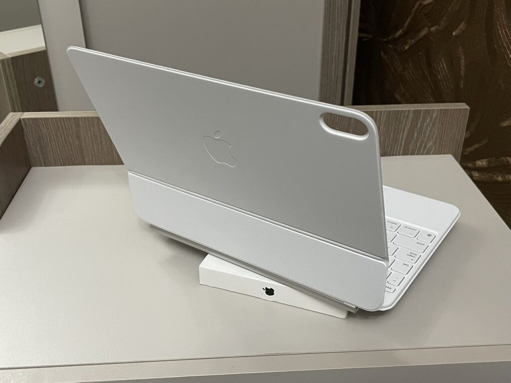 Apple Magic Keyboard for iPad Air 11inch m4 m3 m2 (Ağ rəng)yenidir — Klaviaturalar və siçanlar, Bakı (4)
