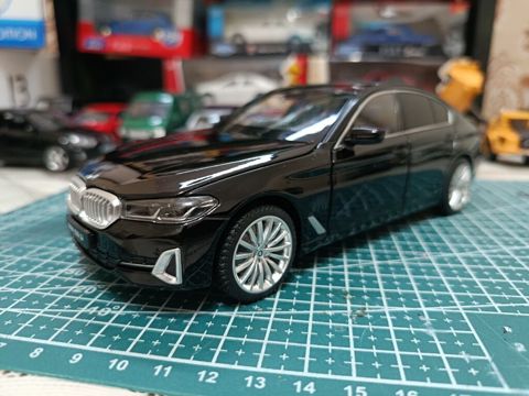 BMW 530Li G30. die-cast model avtomobil - Miqyas: təxmini 1:24 — Bakı