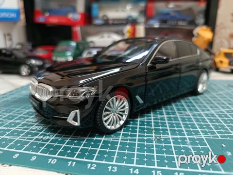 BMW 530Li G30. die-cast model avtomobil - Miqyas: təxmini 1:24 — Bakı