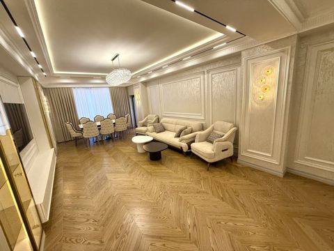 Satılır 4 otaqlı yeni tikili 235 m² — Bakı