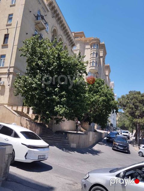 Satılır 2 otaqlı köhnə tikili 50 m² — Bakı