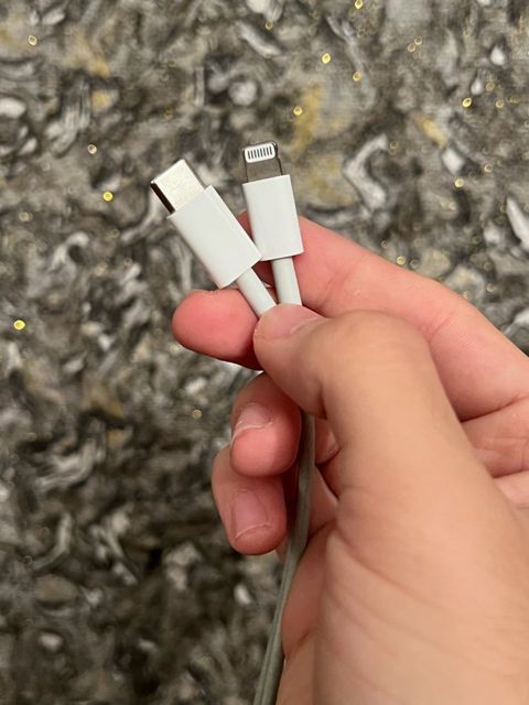 Apple, Gümüşü — Bakı