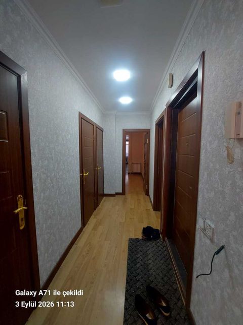 Satılır 4 otaqlı köhnə tikili 100 m² — Bakı