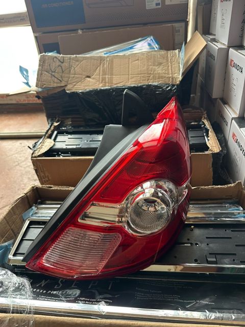 Nissan Tiida stop işığı — Bakı