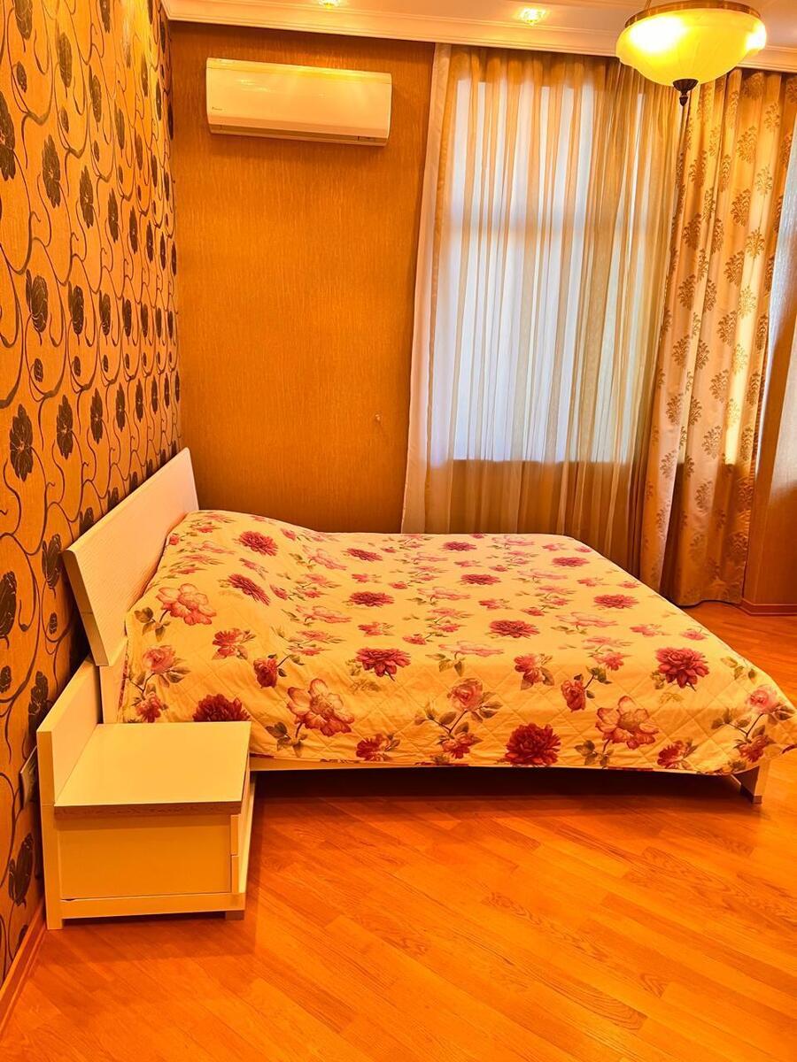 Satılır 4 otaqlı yeni tikili 200 m² — Mənzil, Bakı (11)