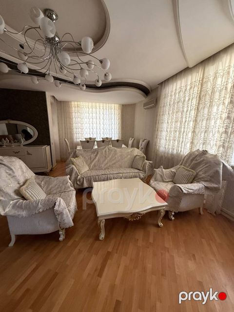 İcarəyə verilir 3 otaqlı yeni tikili 158 m²