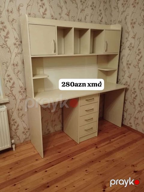 İş masası və üst dolablı rəf sistemi Rəng: açıq krem Geniş iş — Bakı