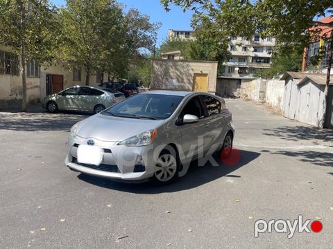 Toyoto Prius 20 kuza icarəsi — Bakı