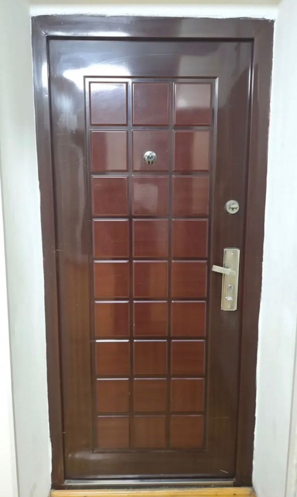 Evimdəki qapını dəyişdiyim üçün satıram. Qapı tam işlək və yaxşı — Pəncərələr, qapılar, balkonlar, Novxanı