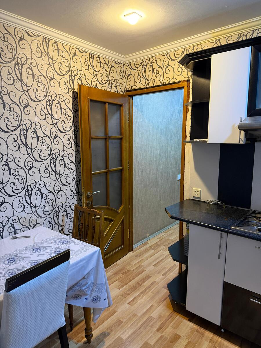 Satılır 4 otaqlı köhnə tikili 100 m² — Mənzil, Bakı (10)