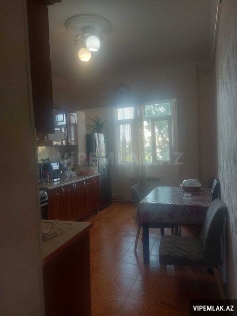 Nizami rayonunda 2 otaqlı Köhnə tikili Satılır, 65 m² — Bakı