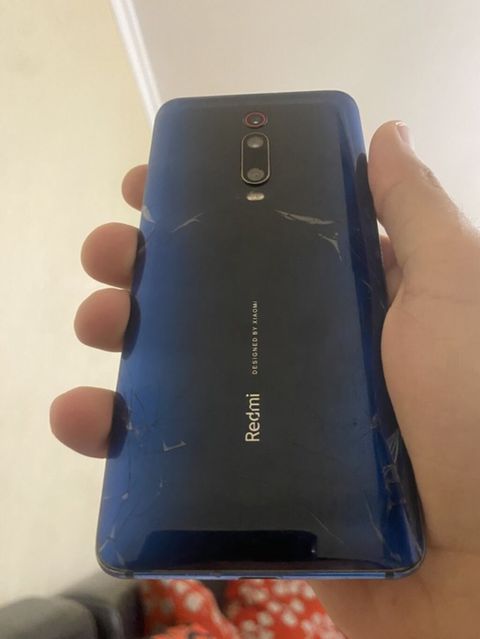 Xiaomi Redmi (arxa hissədə “Redmi – Designed by Xiaomi” yazılı, mavi — Sumqayıt