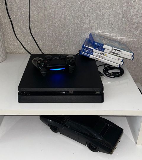 Sony PlayStation 4 (PS4) Slim oyun konsolu paketi - Model: PS4 Slim — Sumqayıt