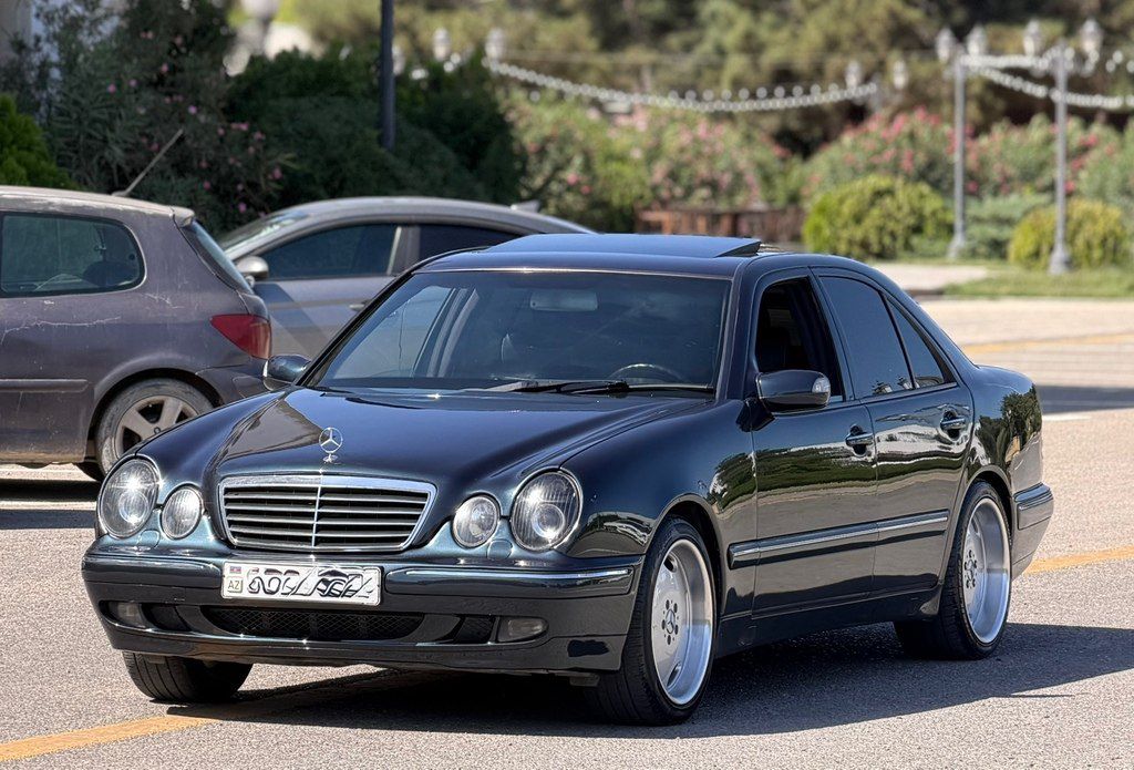 Mercedes E 320, 3.2 L, 2002 il, 278 000 km — Avtomobillər, Bakı (9)