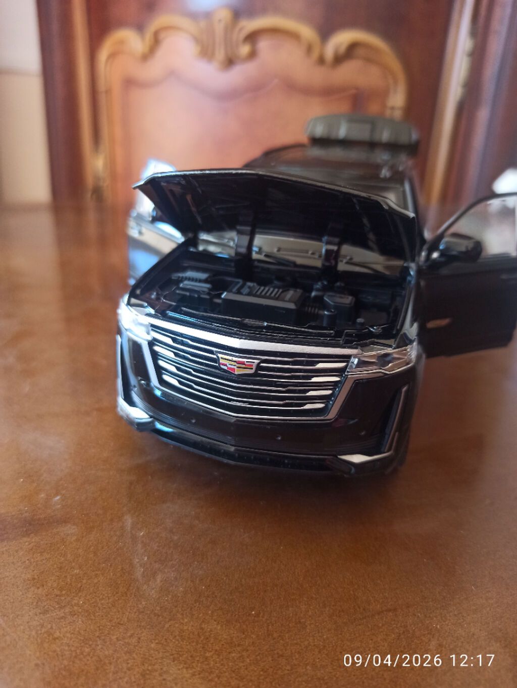Cadillac Escalade 1/24 — Modellar, Bakı (2)