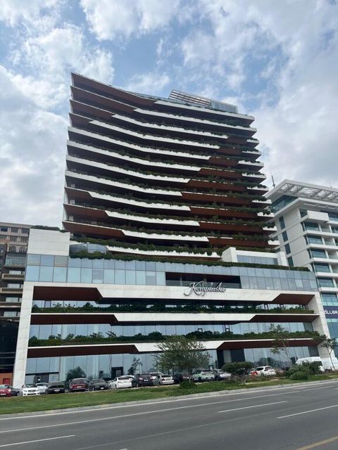 Satılır 3 otaqlı yeni tikili 249 m² — Bakı
