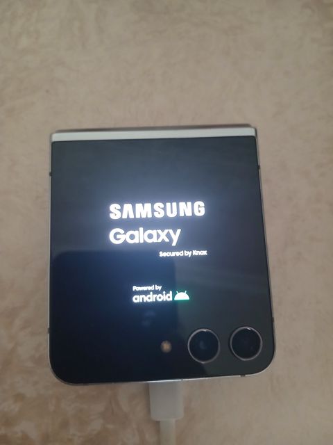 Samsung Galaxy Z Flip 5 Mint 256GB/8GB — Sumqayıt