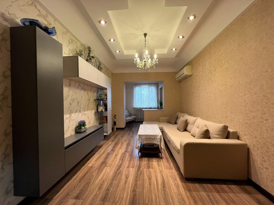 Satılır 4 otaqlı köhnə tikili 90 m² — Mənzil, Bakı