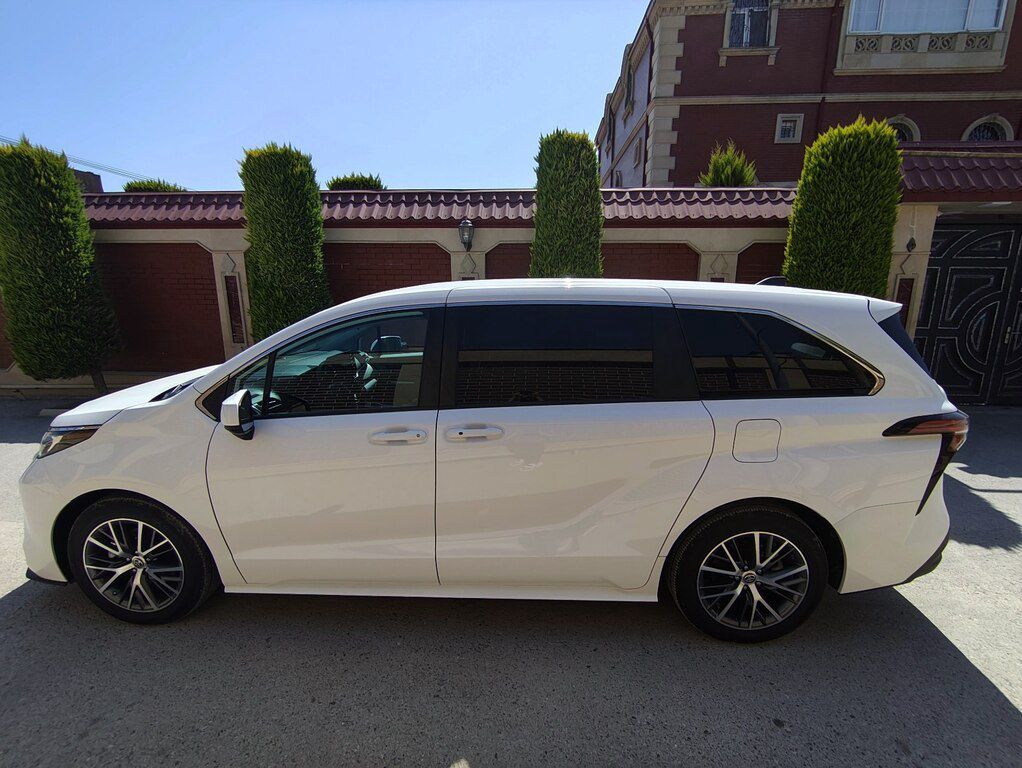 Toyota Sienna, 2.5 L, 1.9 kWh, 2021 il, 94 000 km — Avtomobillər, Bakı (5)