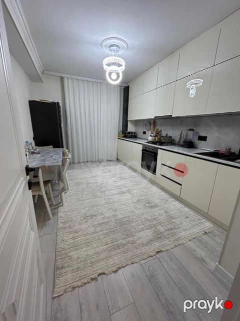 İcarəyə verilir 4 otaqlı yeni tikili 115 m²