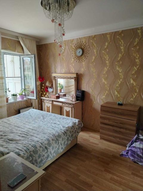 Satılır 5 otaqlı köhnə tikili 98.5 m² — Bakı