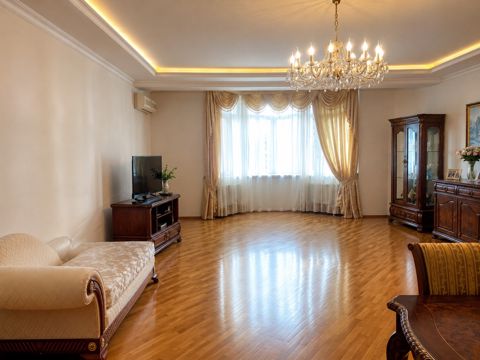 İcarəyə verilir 3 otaqlı yeni tikili 140 m² — Bakı