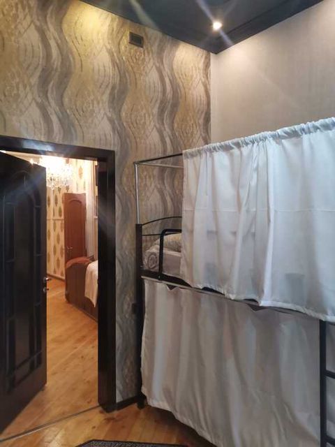 4-otaqlı yeni tikili kirayə verilir, 28 May m., 180 m² — Bakı