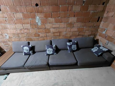 Uzun künc divanı – taxta sandıq moduluyla - Model: düz, çoxoturacaqlı — Qobu