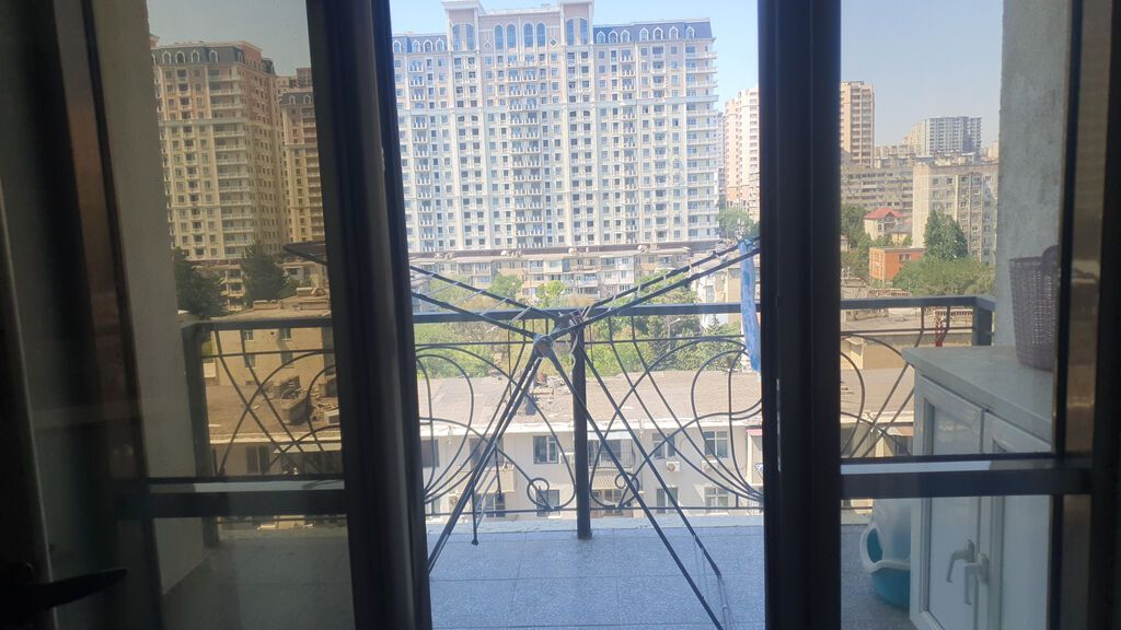 4 otaqlı, 218 kv. m — Mənzil, Bakı (2)