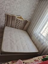 2 nəfərlik taxt çarpayı matrasda üstündə verilir — Кровати
