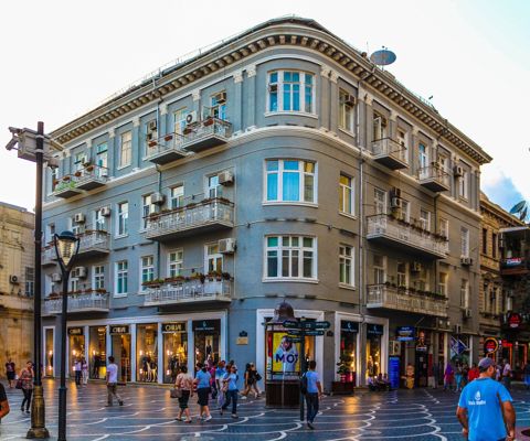 Satılır 4 otaqlı köhnə tikili 160 m² — Bakı