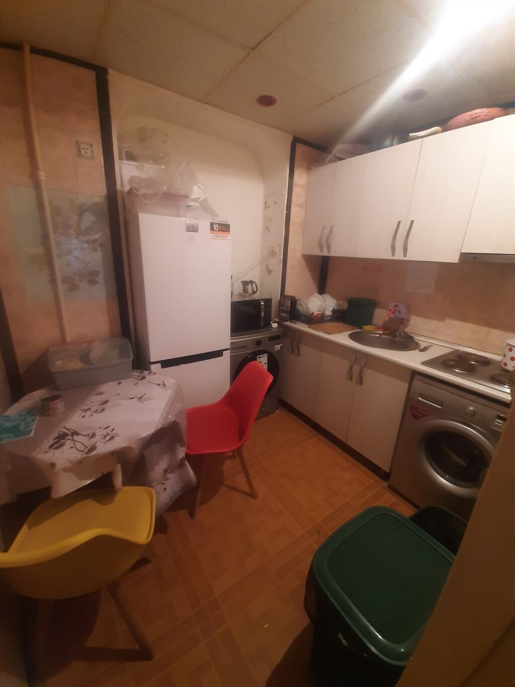 Hostel 1 günü bir yataq üçün 10 manat.watsapp 0555136040 — Mənzil, Bakı (5)