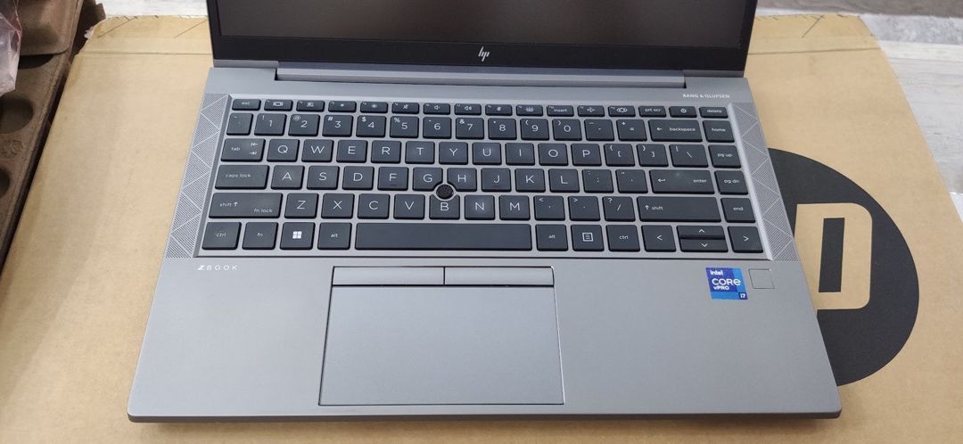 HP zBook Firefly G8 Mobile Workstation (32 RAM) — Noutbuklar, Bakı (8)