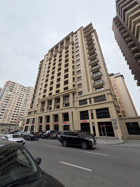 Satılır 5 otaqlı yeni tikili 326 m² — Bakı