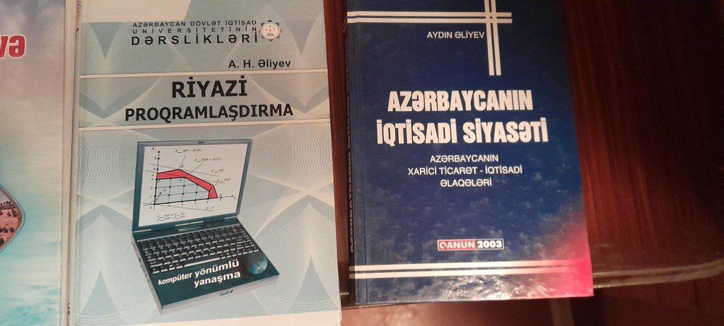Dərsliklər — Məktəb və təhsil malları, Bakı (7)