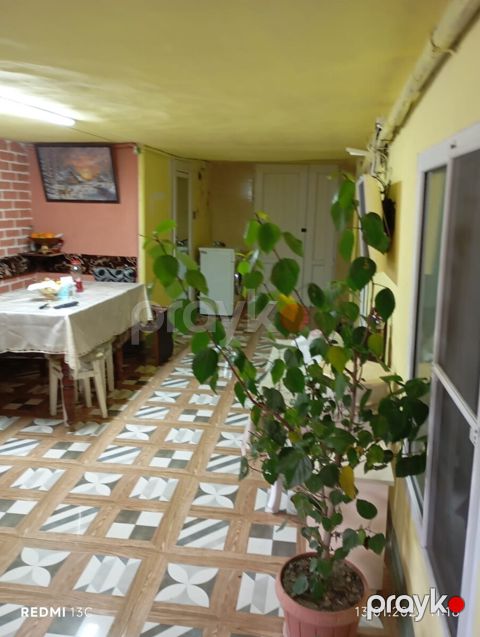 Həyət evi, Keşlə qəs