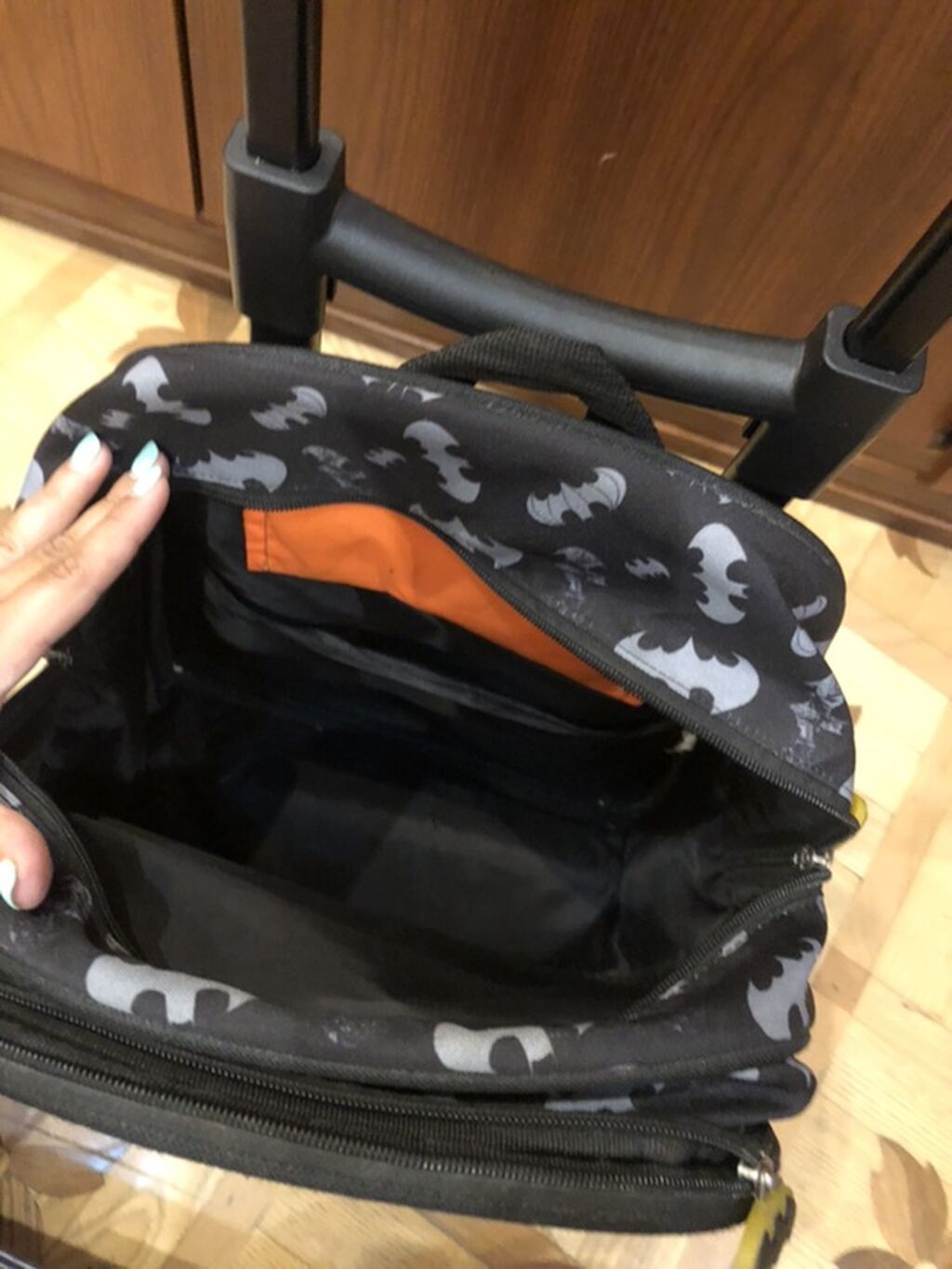 Uşaq üçün təkərli Batman məktəb çantası - Brend: Wiggle - Dizayn: Ön — Sırt çantaları, ranelər, çantalar, Bakı (8)