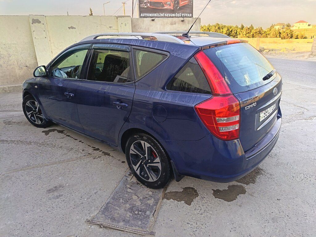 Kia Ceed SW, 1.4 L, 2009 il, 279 600 km — Avtomobillər, Bakı (4)
