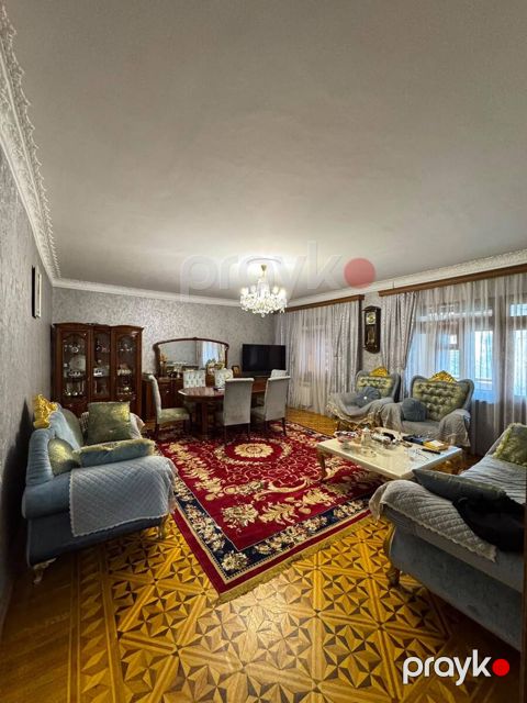 Satılır 5 otaqlı köhnə tikili 100 m²