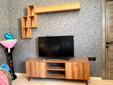 İşlənmiş, Düz TV altlığı, Polkalı, Laminat — Bakı
