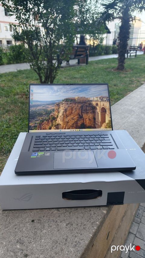 Asus Rog Zephyrus İ9/32 RAM