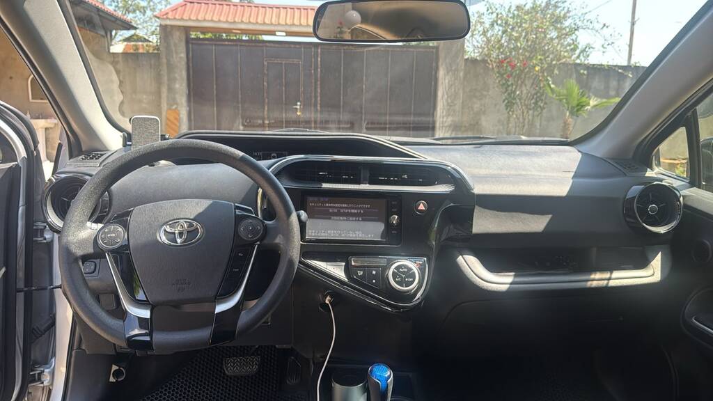 Toyota Aqua, 1.5 L, 0.87 kWh, 2017 il, 99 800 km — Avtomobillər, Bakı (3)