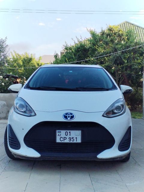 Toyota Aqua icarəsi — Bakı