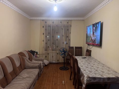 Satılır 3 otaqlı köhnə tikili 85 m² — Bakı