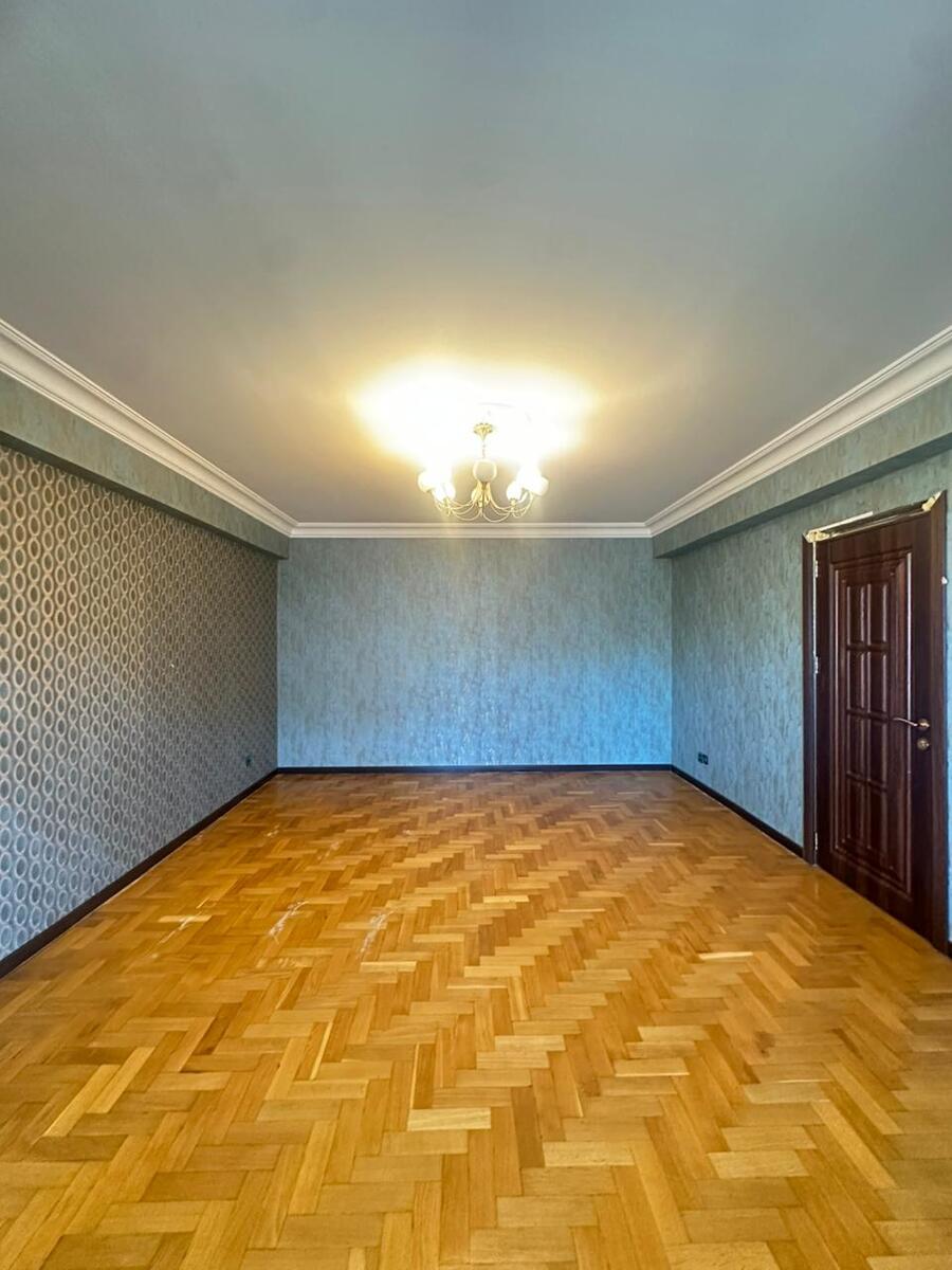 Satılır 5 otaqlı köhnə tikili 180 m² — Mənzil, Bakı (4)