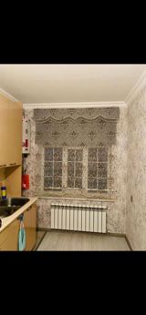 Mətbəx üçün dekorativ pərdə dəsti - Növ: jalüz tipli dekorativ pərdə — Curtains, rods, blinds
