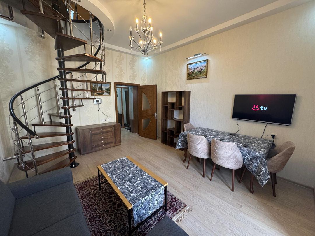 İcarəyə verilir 2 otaqlı köhnə tikili 80 m² — Mənzil, Bakı (3)